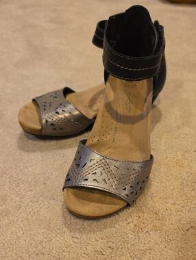 Earth Origens Metallic Bronze Open-Toe Ankle Strap Sandals
